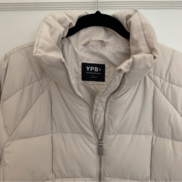 Abercrombie On The Go Puffer, size XL - Picture 7 of 14